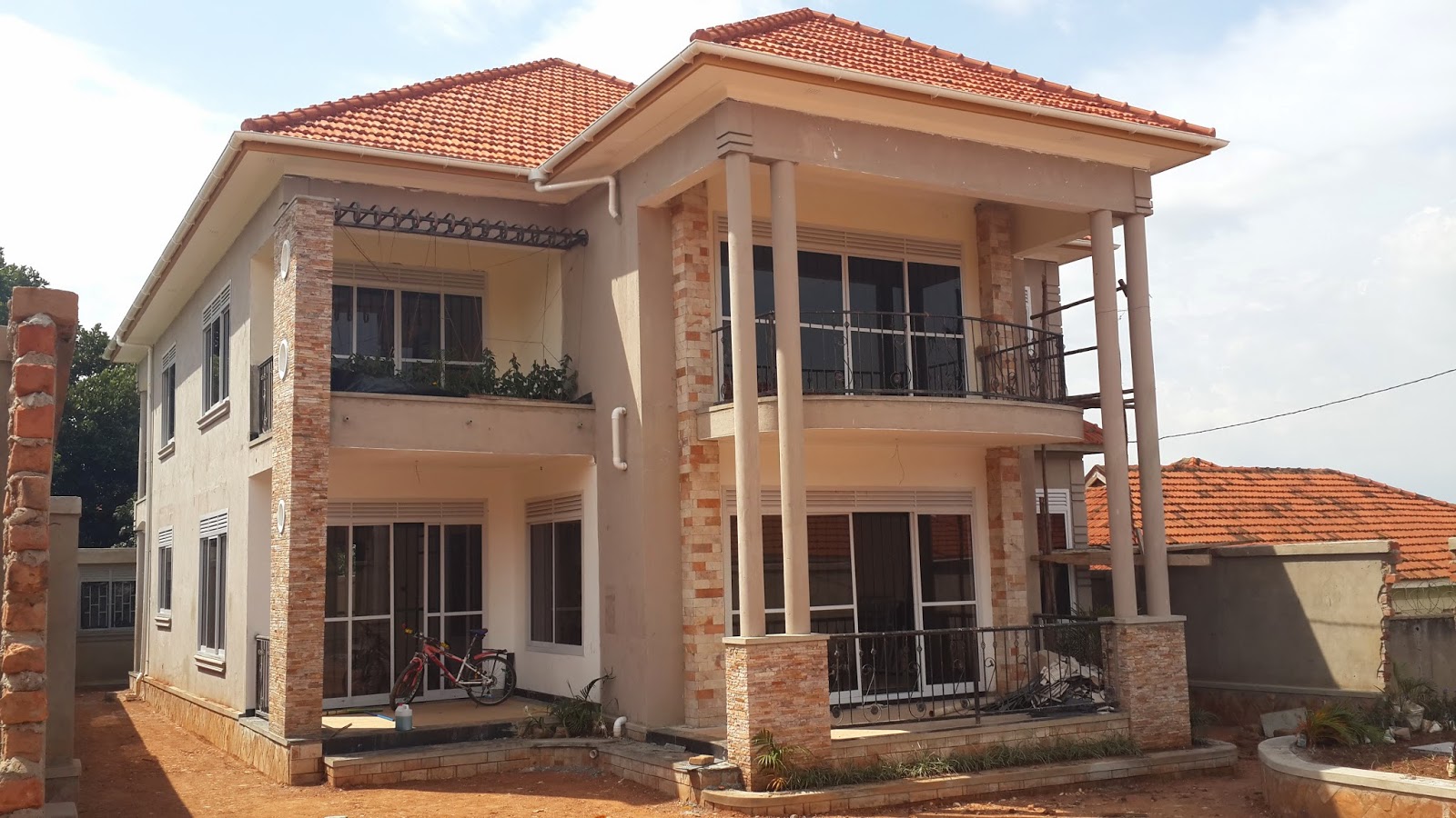 HOUSES FOR SALE KAMPALA UGANDA  HOUSE  FOR SALE NAALYA 